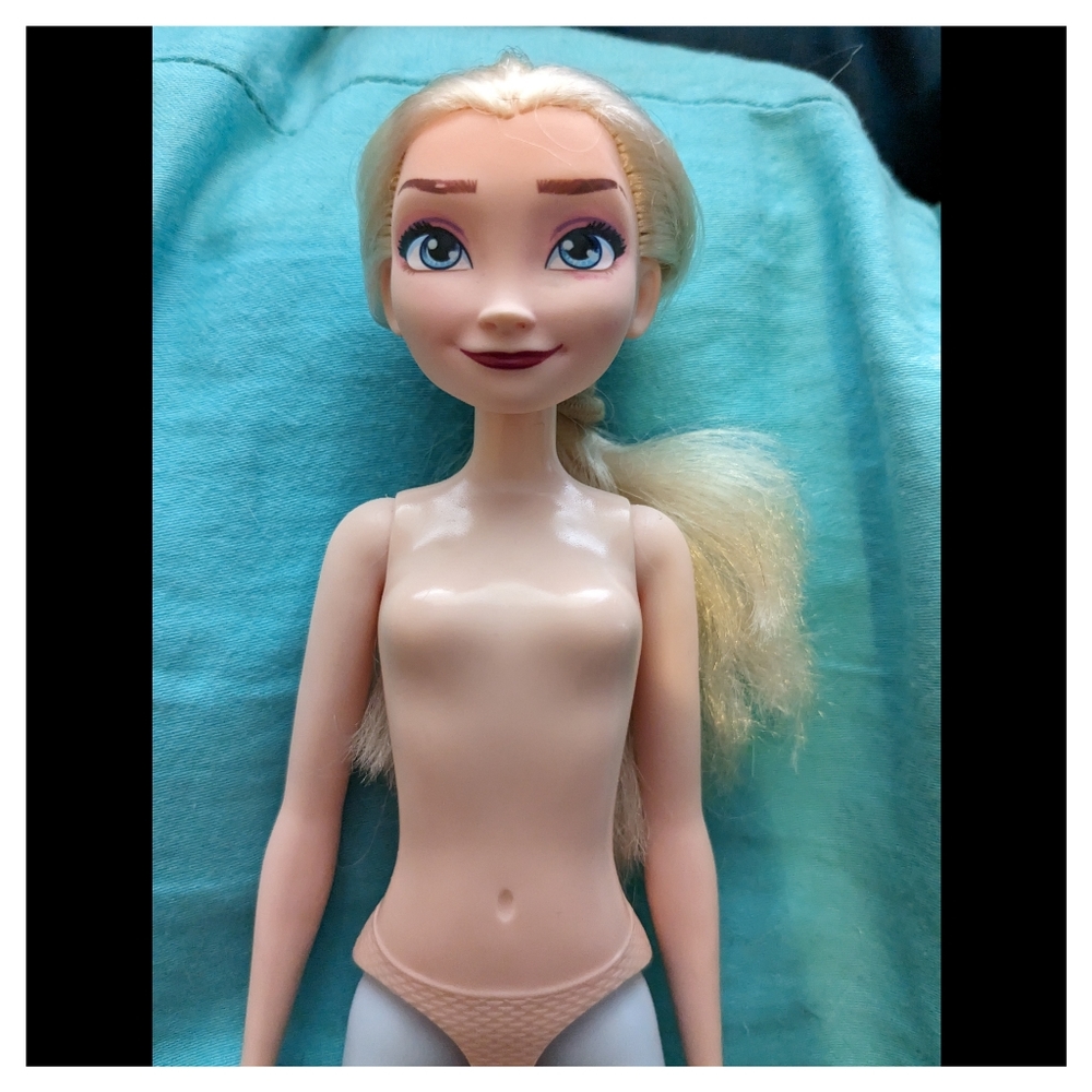 2018 Disney Frozen Elsa Fashion Doll by Hasbro